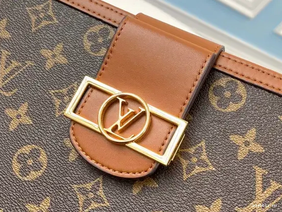 WIS CHANELUTCH VUITTON LOUIS 0525